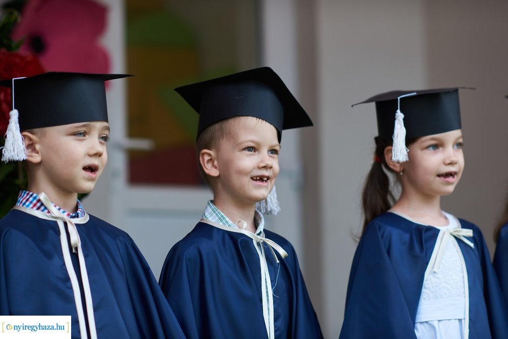 Ballagás az Eszterlánc óvodában