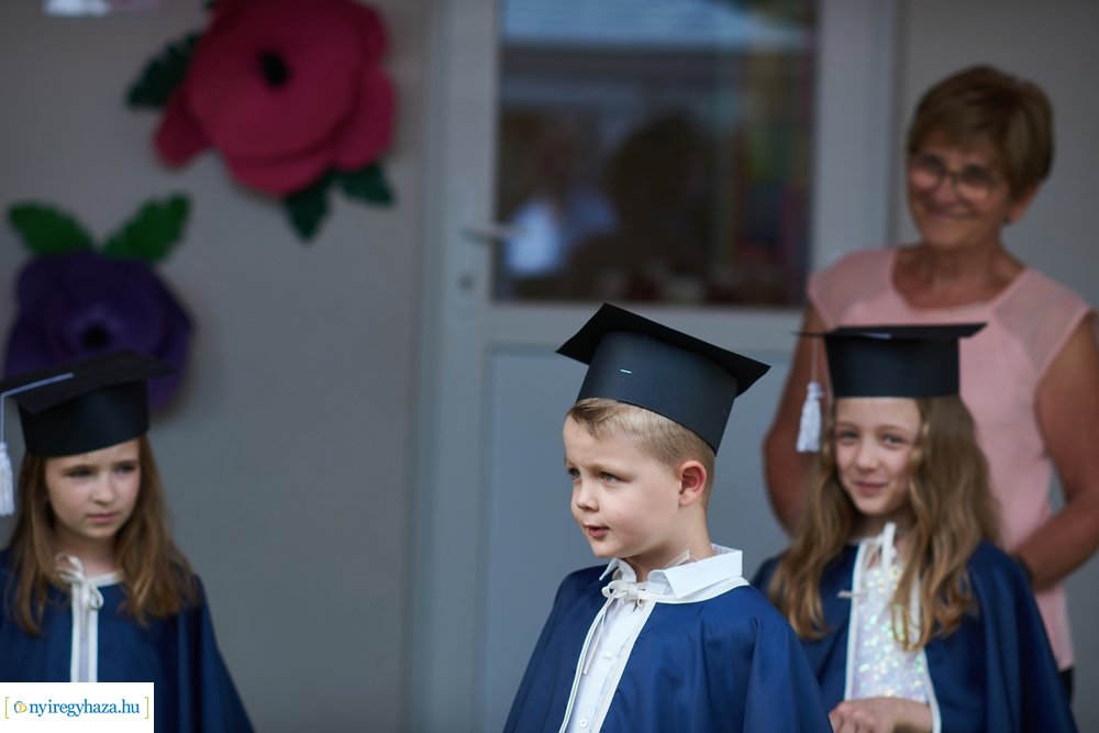 Ballagás az Eszterlánc óvodában