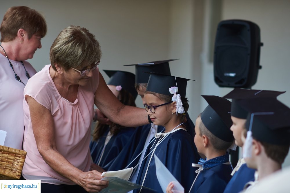 Ballagás az Eszterlánc óvodában