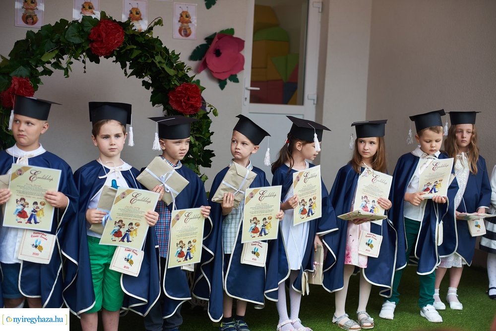 Ballagás az Eszterlánc óvodában