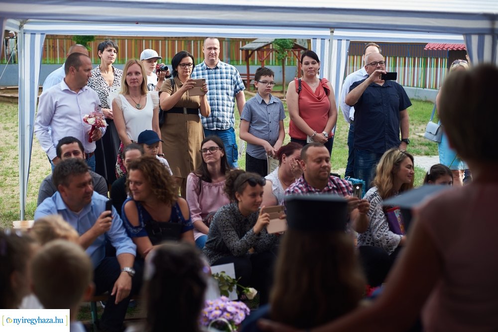 Ballagás az Eszterlánc óvodában