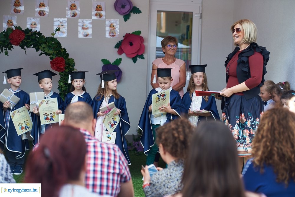 Ballagás az Eszterlánc óvodában