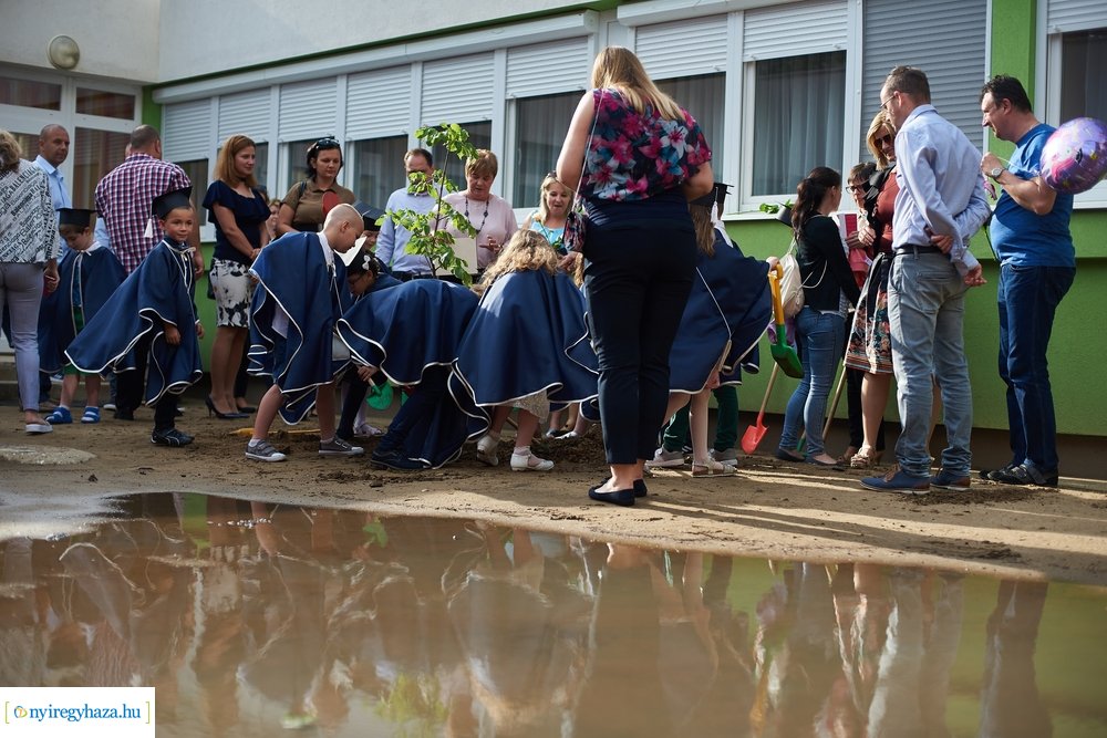 Ballagás az Eszterlánc óvodában