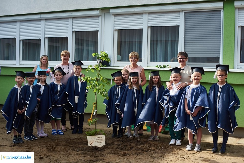Ballagás az Eszterlánc óvodában