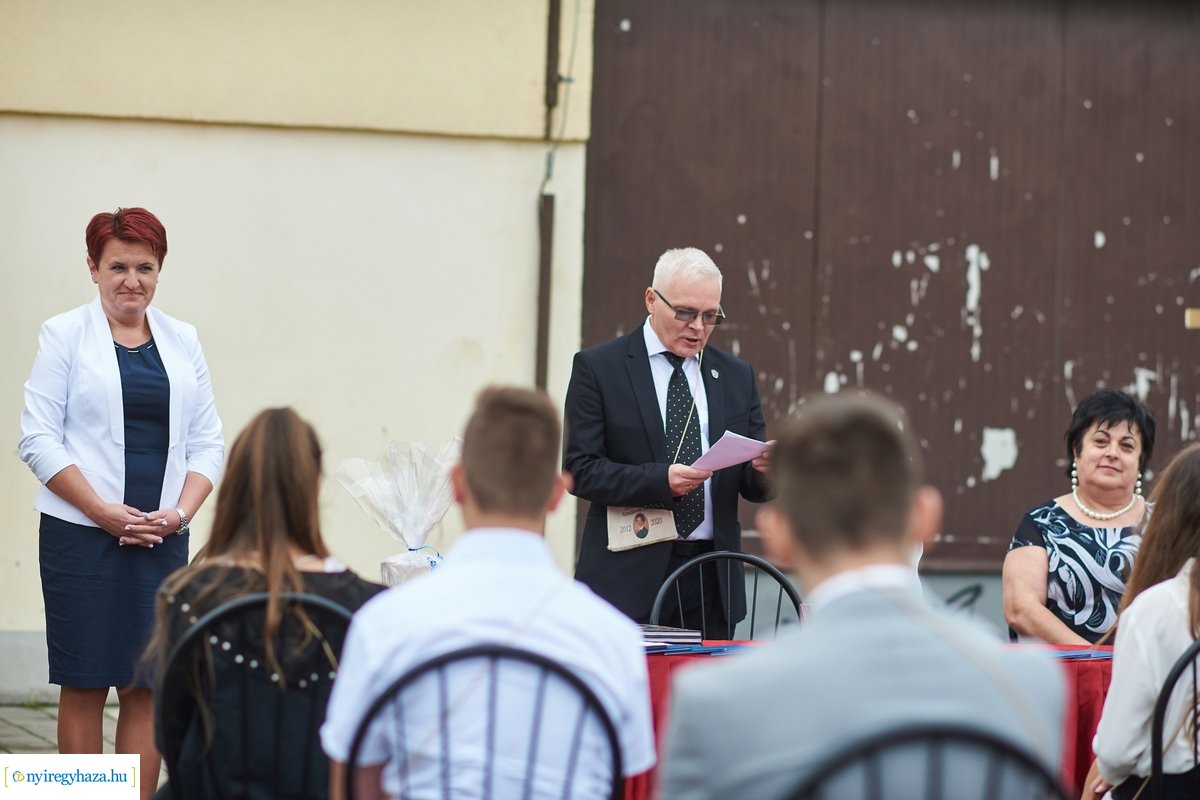 Ballagók fája a Petőfi Sándor iskolában