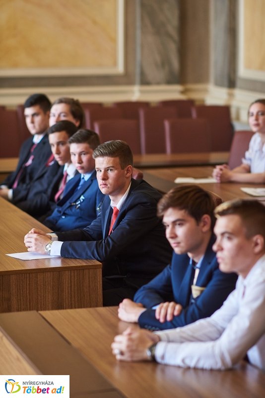 Ballagók Kapcsos Könyve 2019