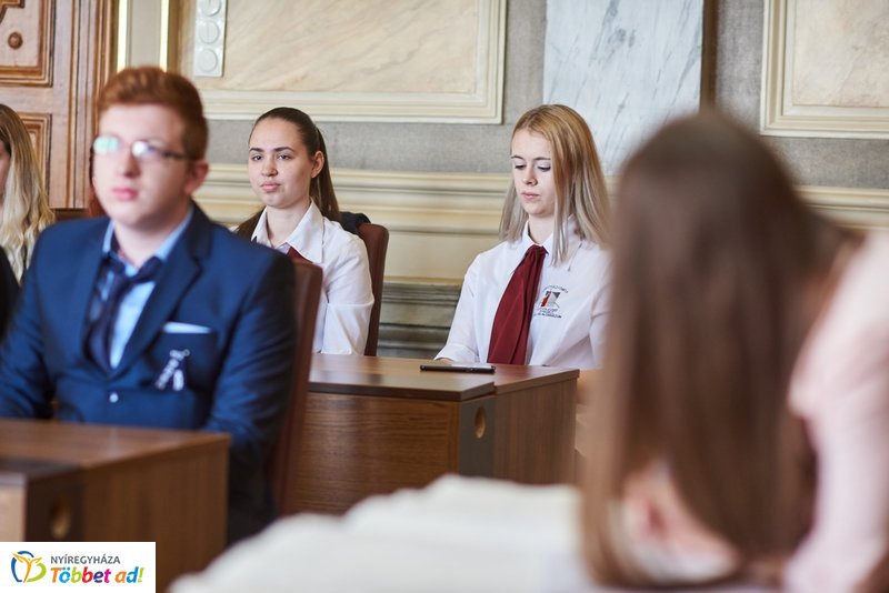 Ballagók Kapcsos Könyve 2019