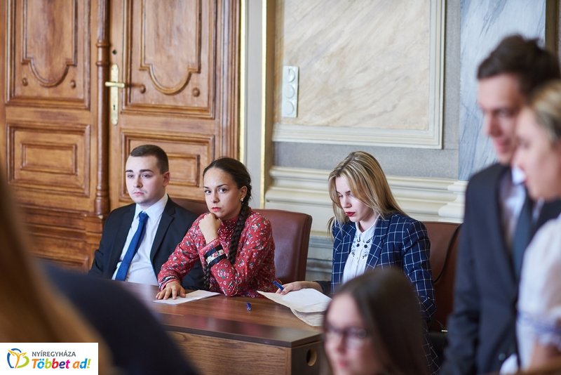 Ballagók Kapcsos Könyve 2019