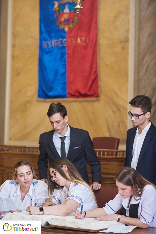 Ballagók Kapcsos Könyve 2019