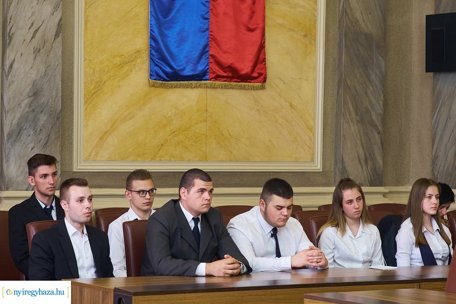 Ballagók Kapcsos Könyve 2022