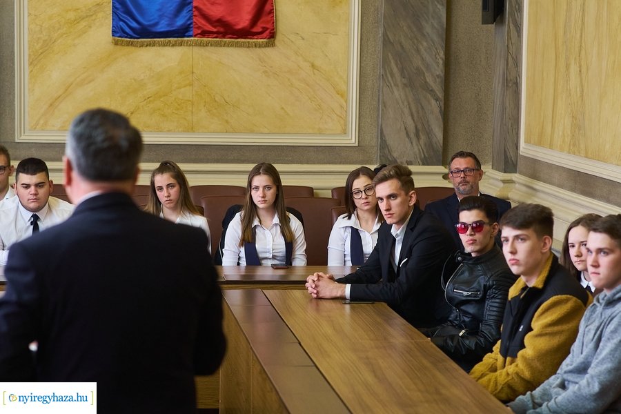 Ballagók Kapcsos Könyve 2022