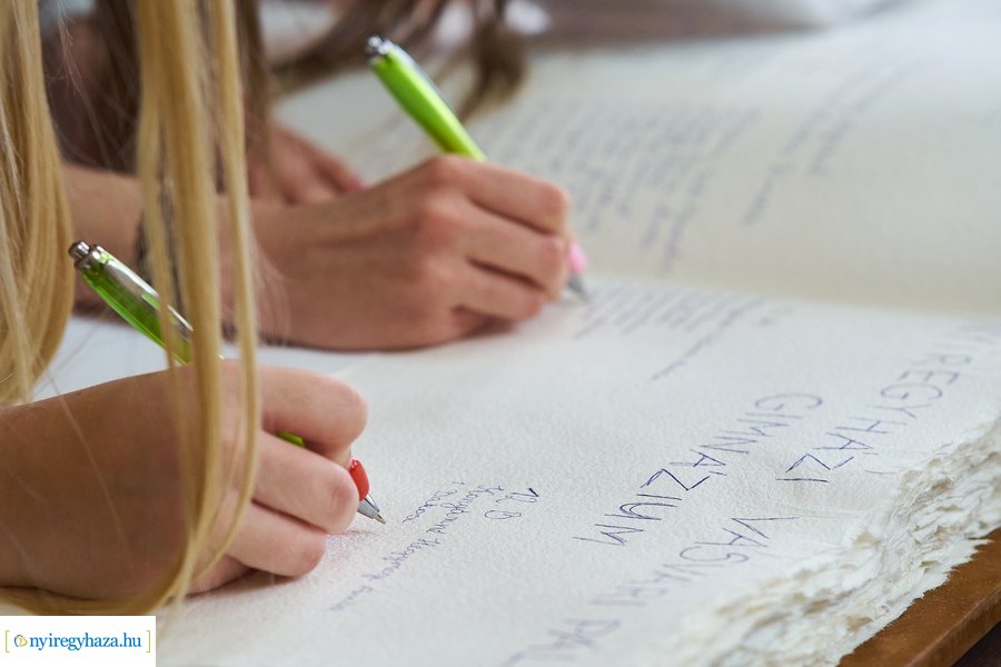 Ballagók Kapcsos Könyve 2022