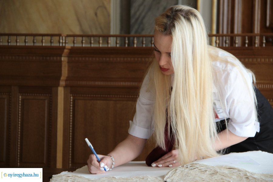 Ballagók Kapcsos Könyve 2023