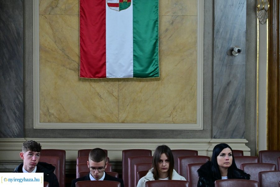 Ballagók Kapcsos Könyve 2024