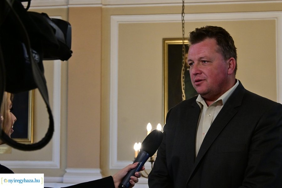 Ballagók Kapcsos Könyve 2024