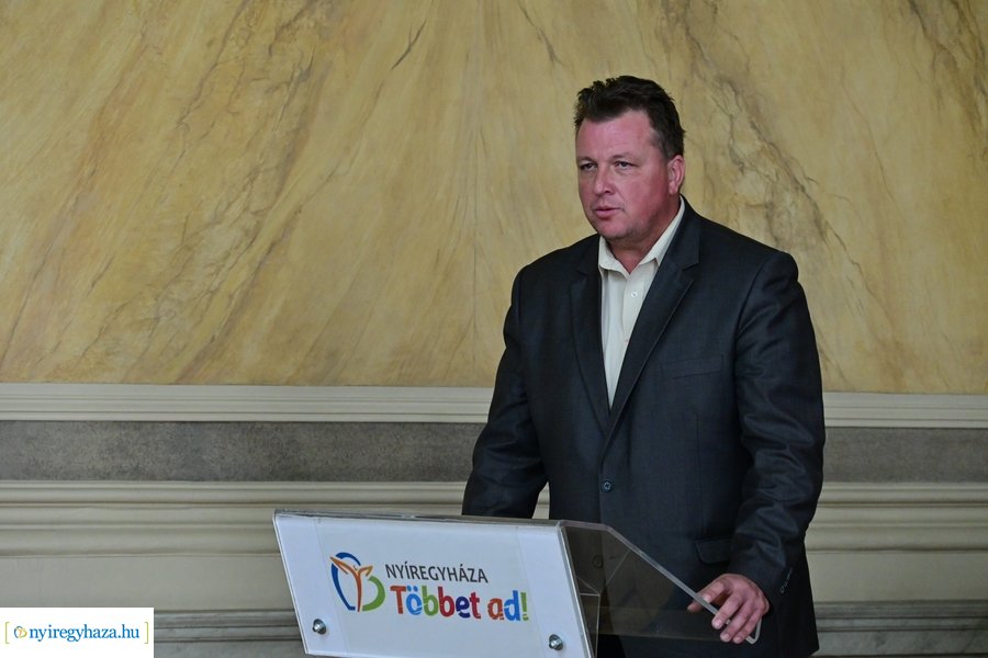 Ballagók Kapcsos Könyve 2024