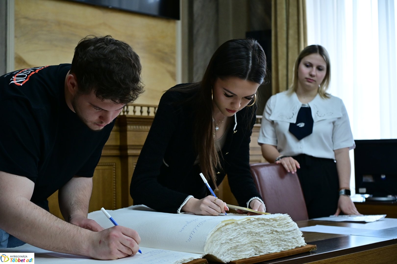 Ballagók Kapcsos Könyve 2025