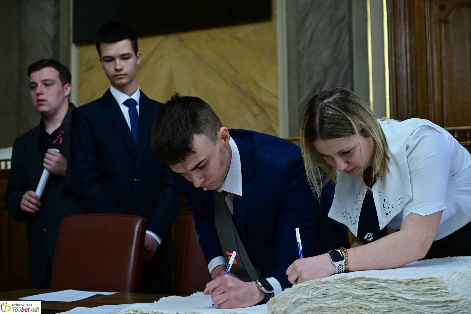 Ballagók Kapcsos Könyve 2025