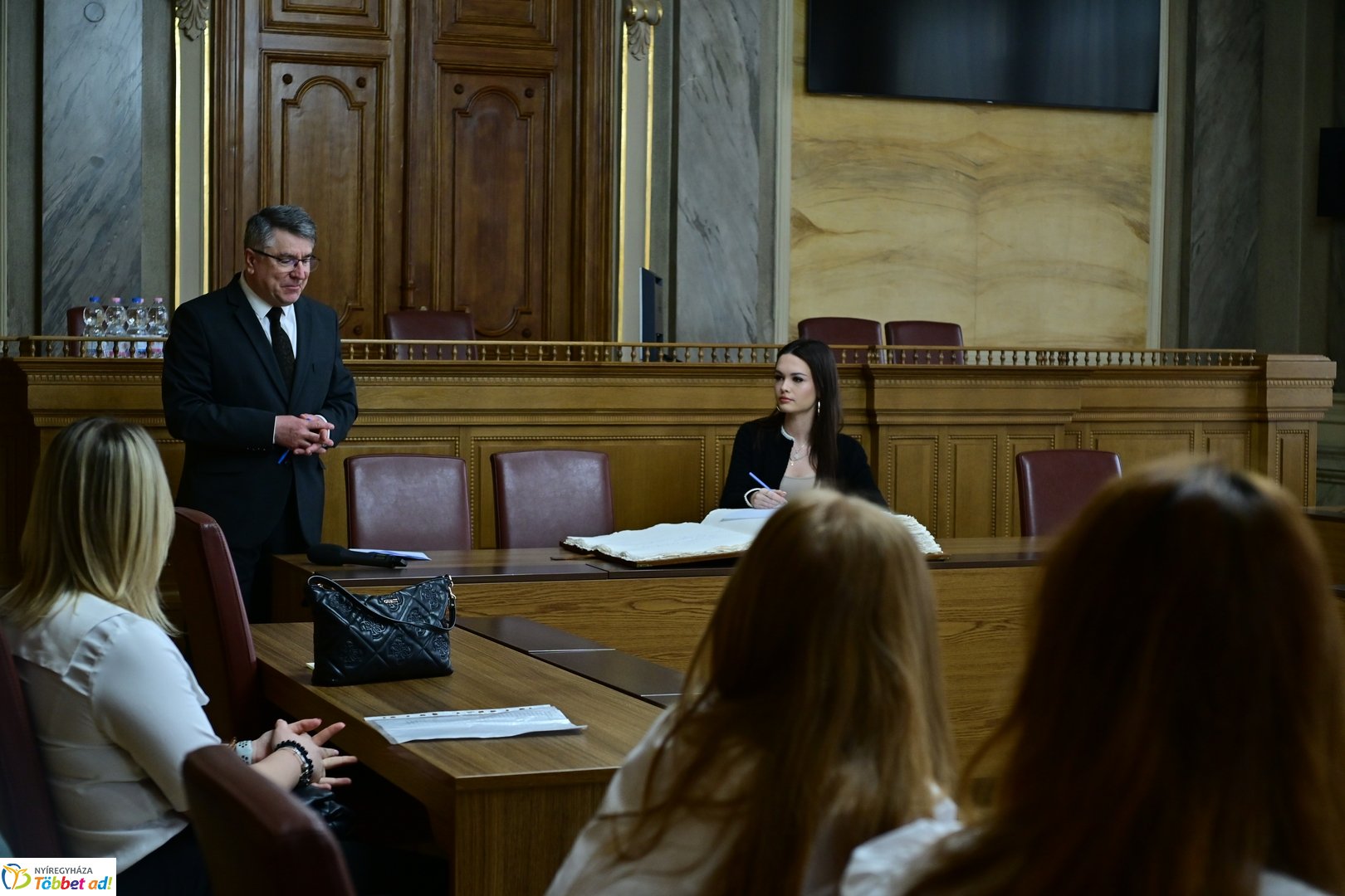 Ballagók Kapcsos Könyve 2025