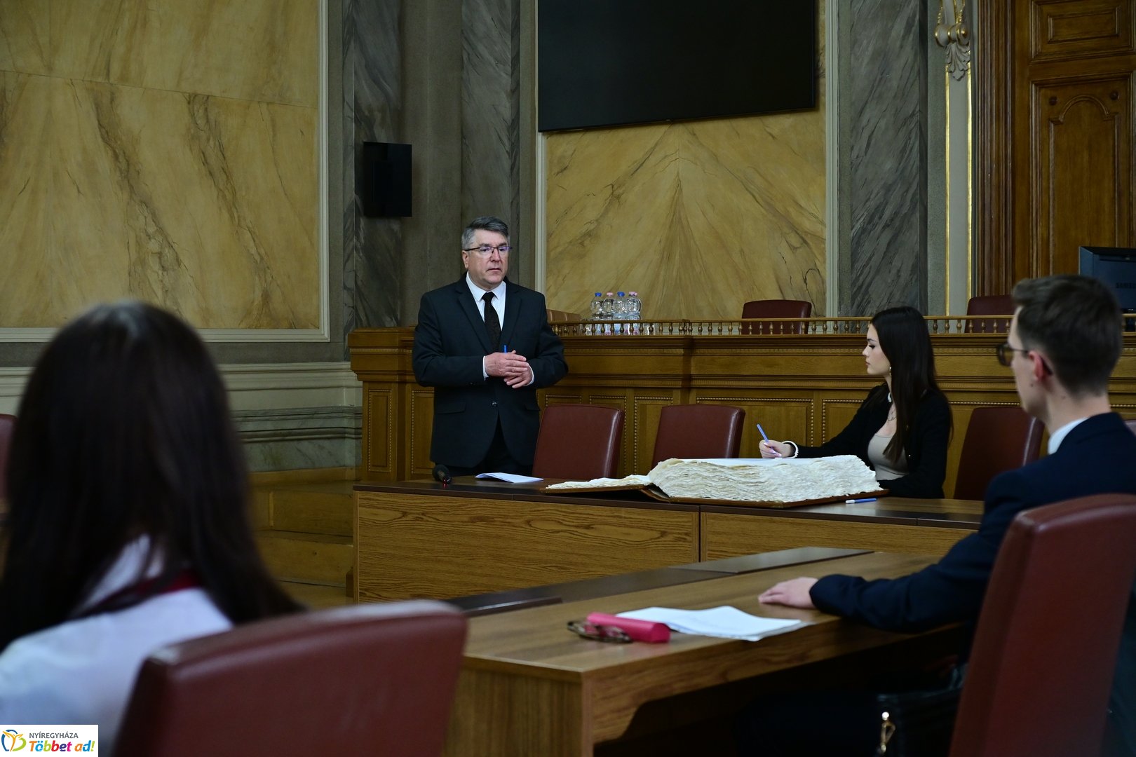 Ballagók Kapcsos Könyve 2025