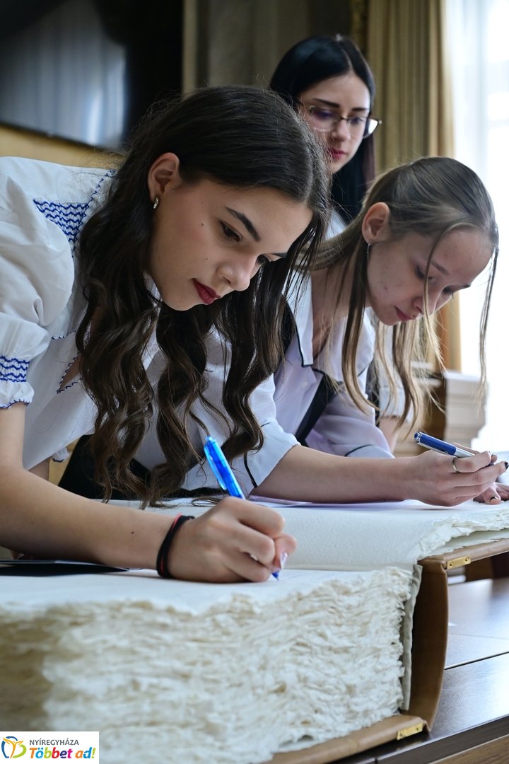 Ballagók Kapcsos Könyve 2026