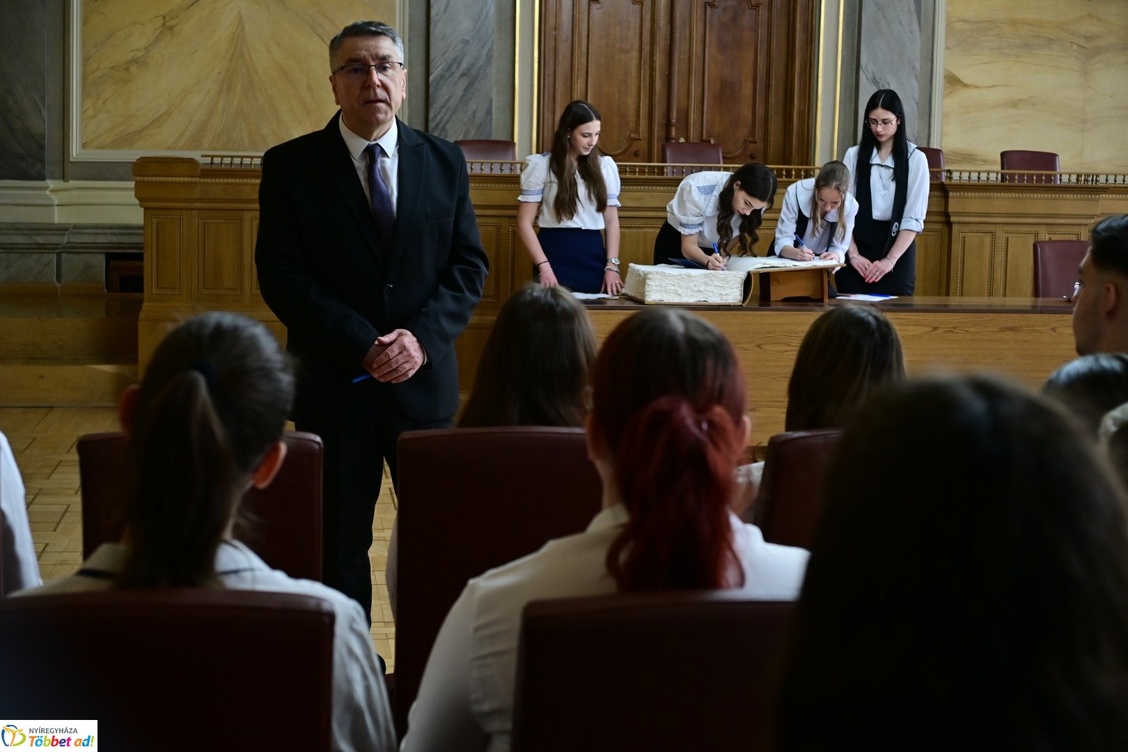 Ballagók Kapcsos Könyve 2026