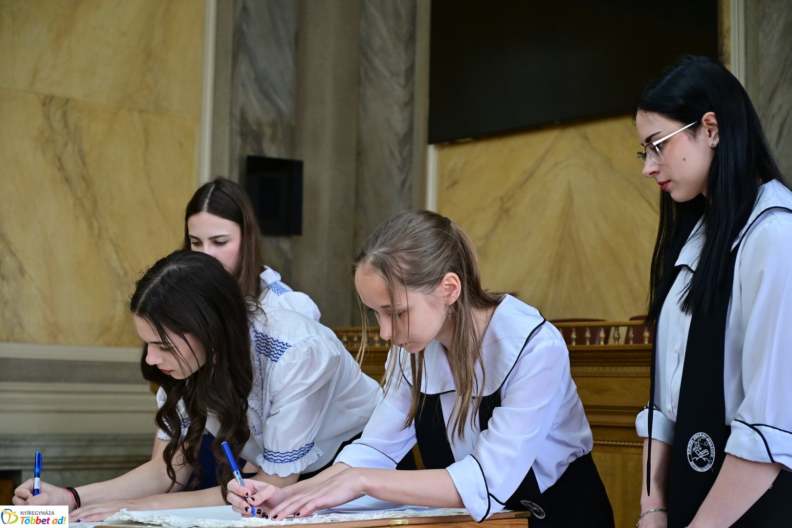 Ballagók Kapcsos Könyve 2026