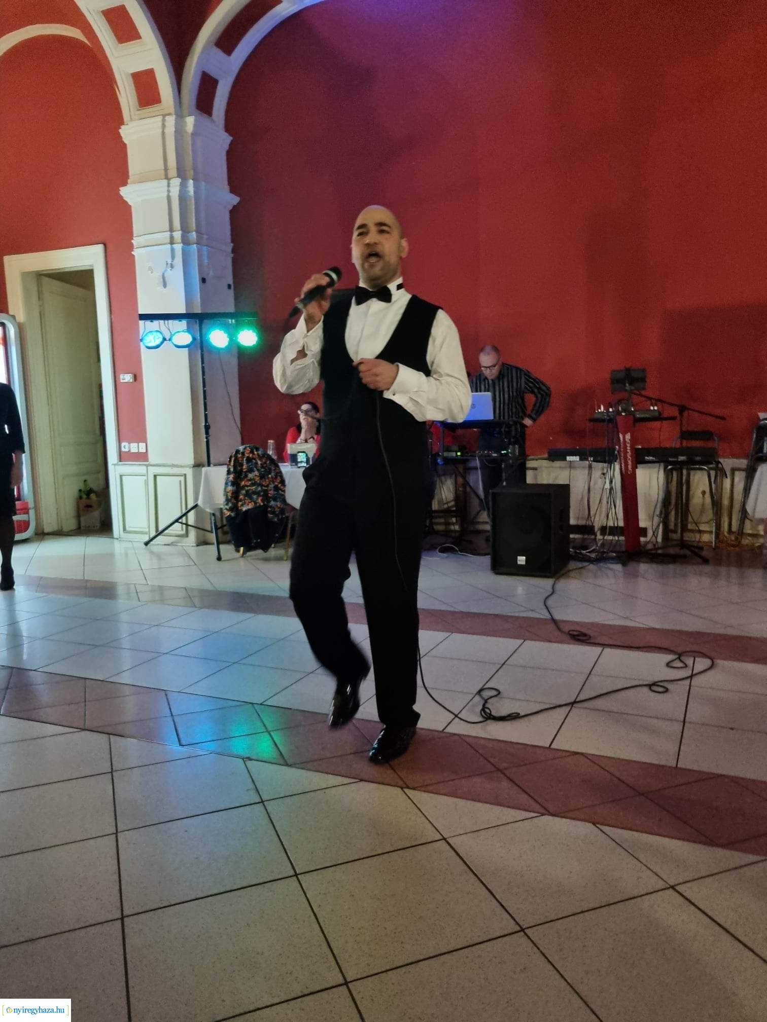 Báloztak a Móra Ferenc Általános Iskolában