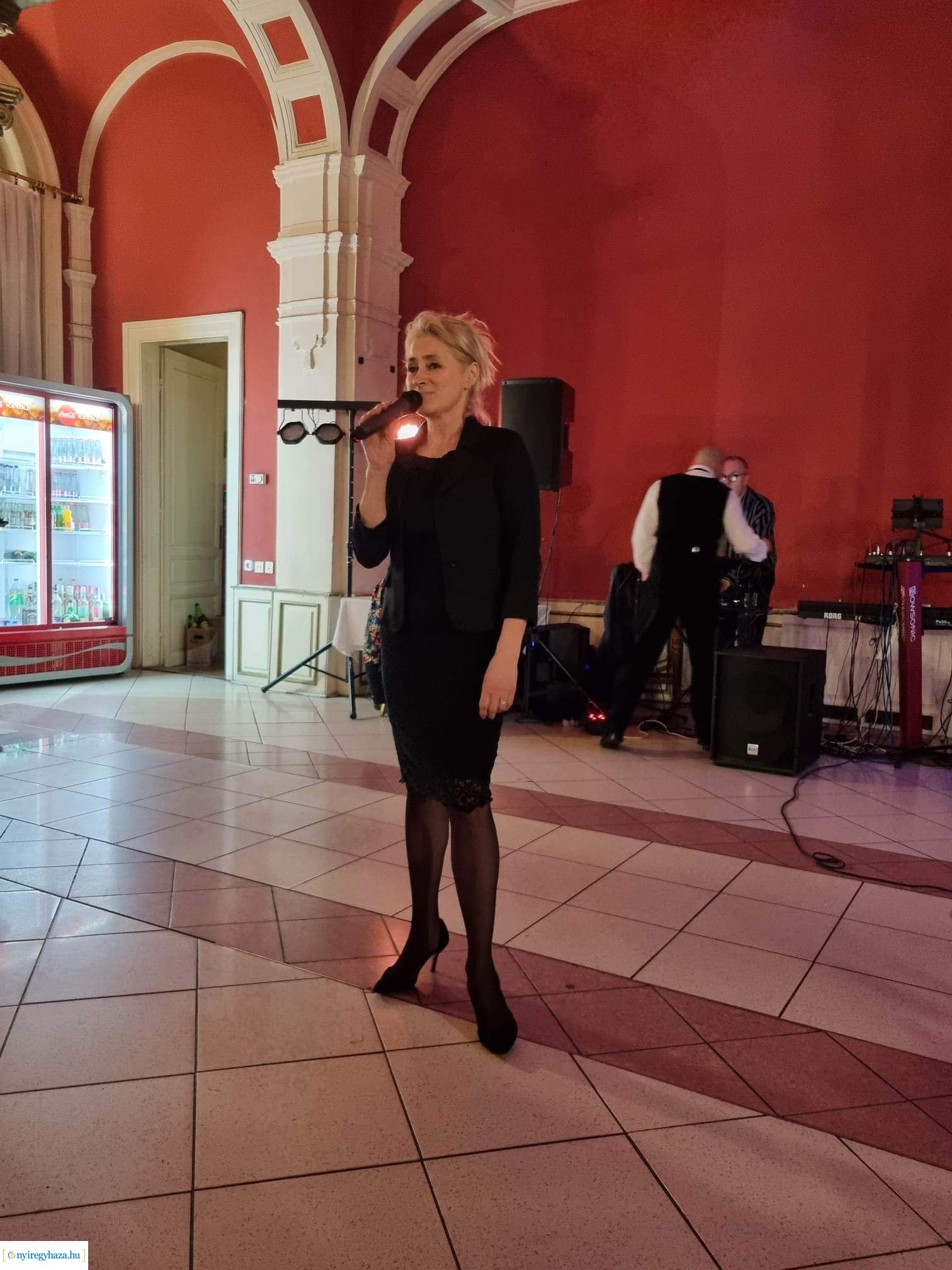 Báloztak a Móra Ferenc Általános Iskolában