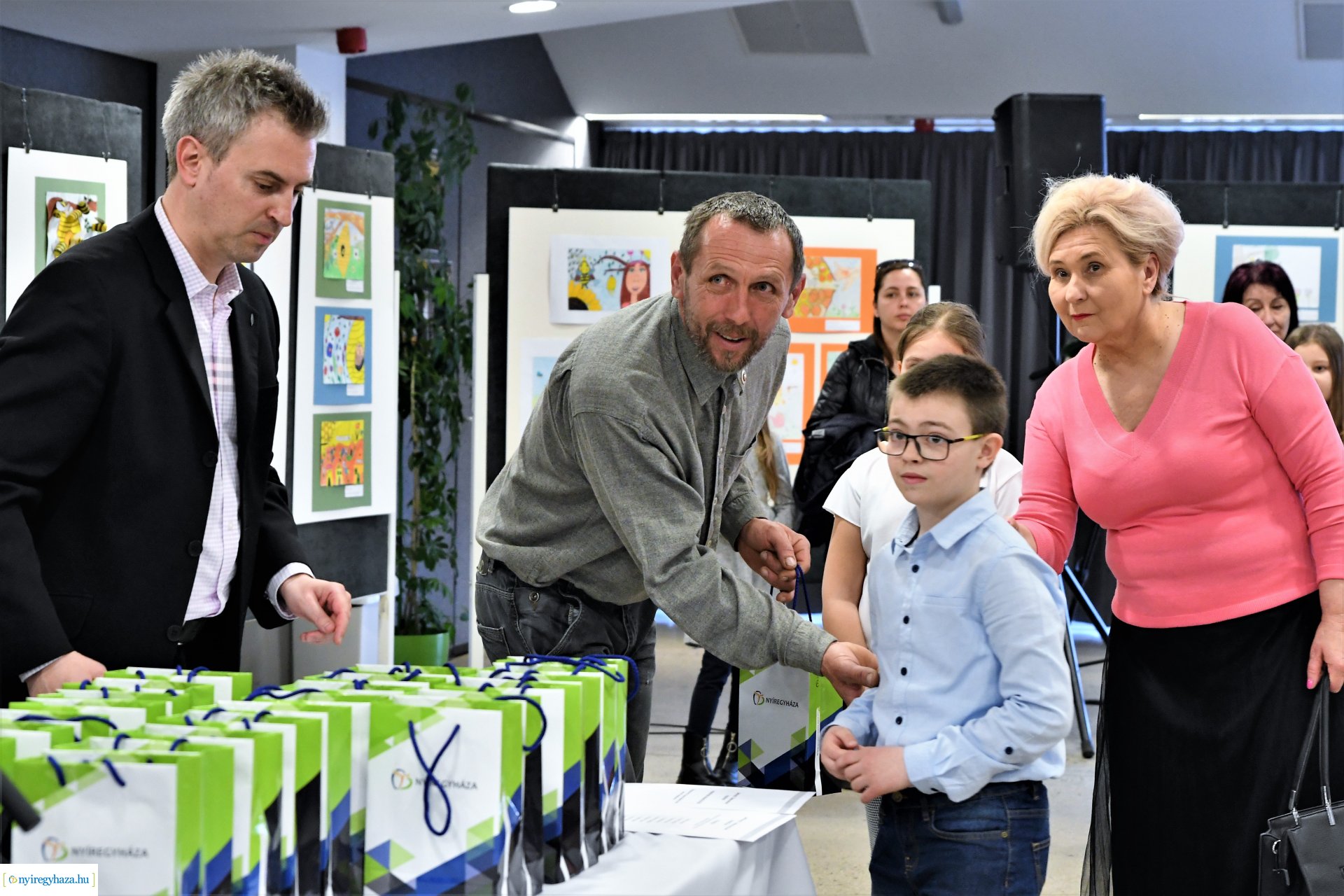 Barátságban a méhekkel - rajzpályázat eredményhirdetés 