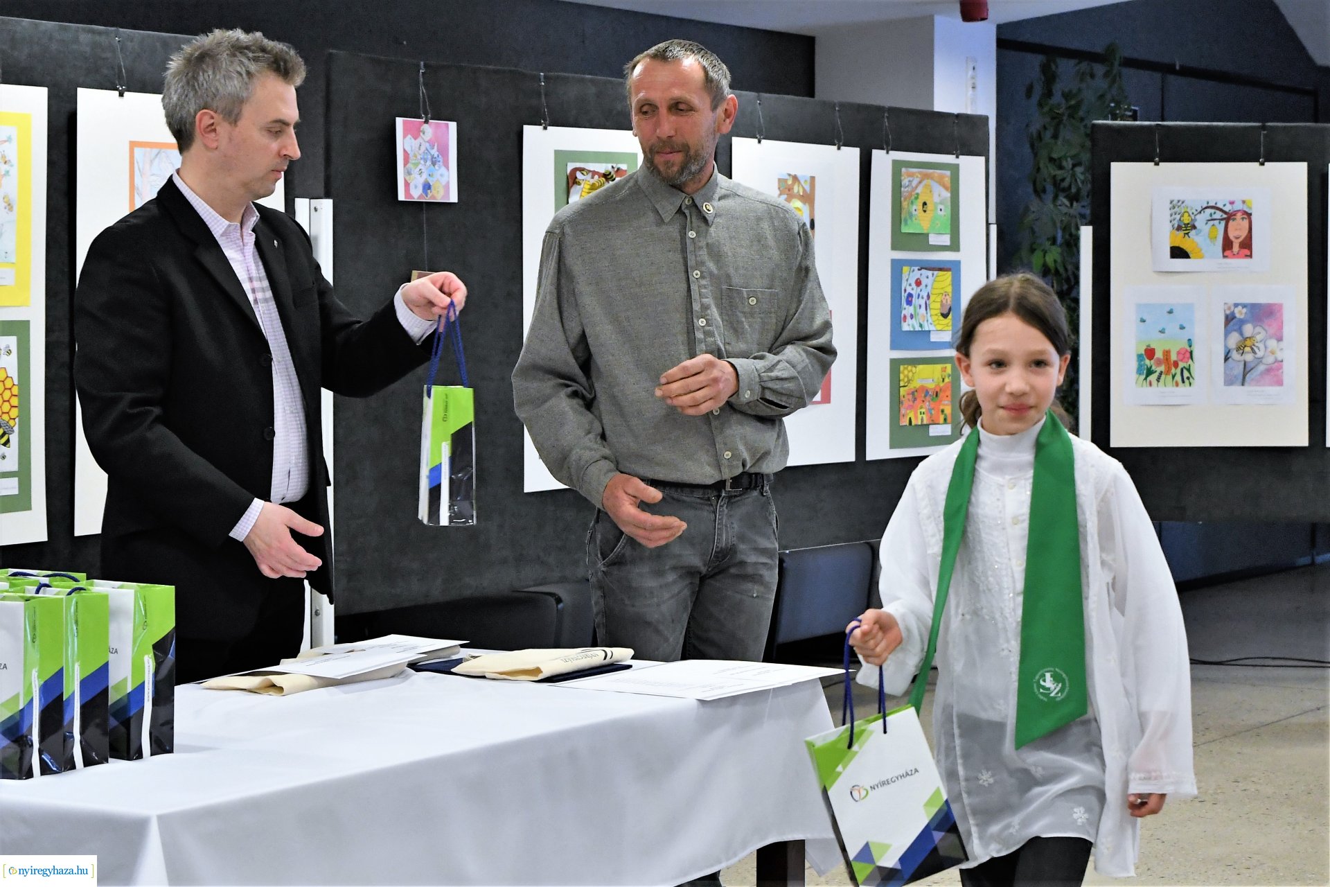 Barátságban a méhekkel - rajzpályázat eredményhirdetés 