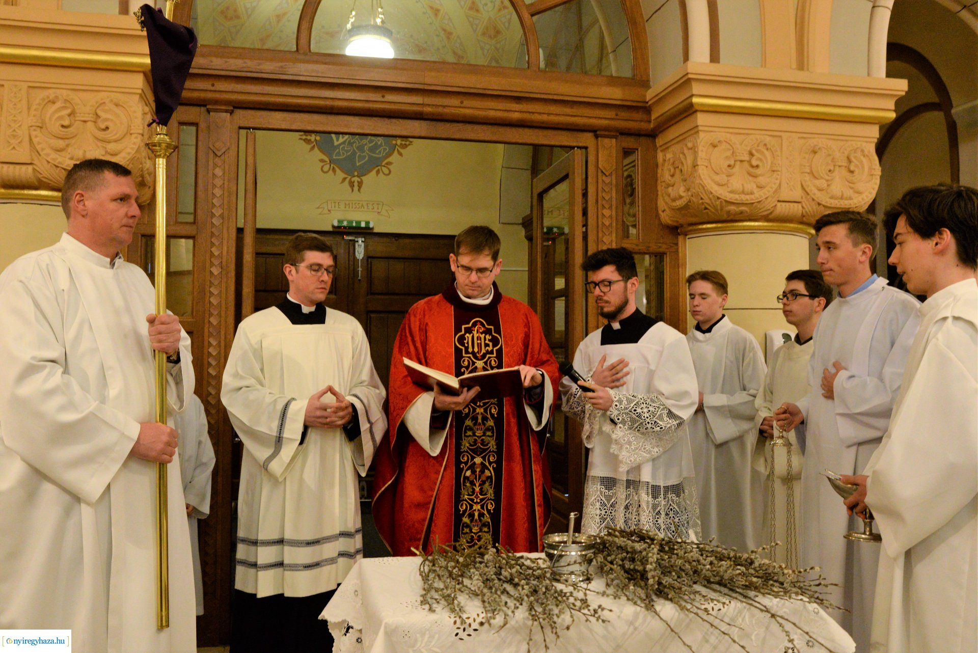 Barkaszentelés virágvasárnapon a Magyarok-Nagyasszonya társszékesegyházban