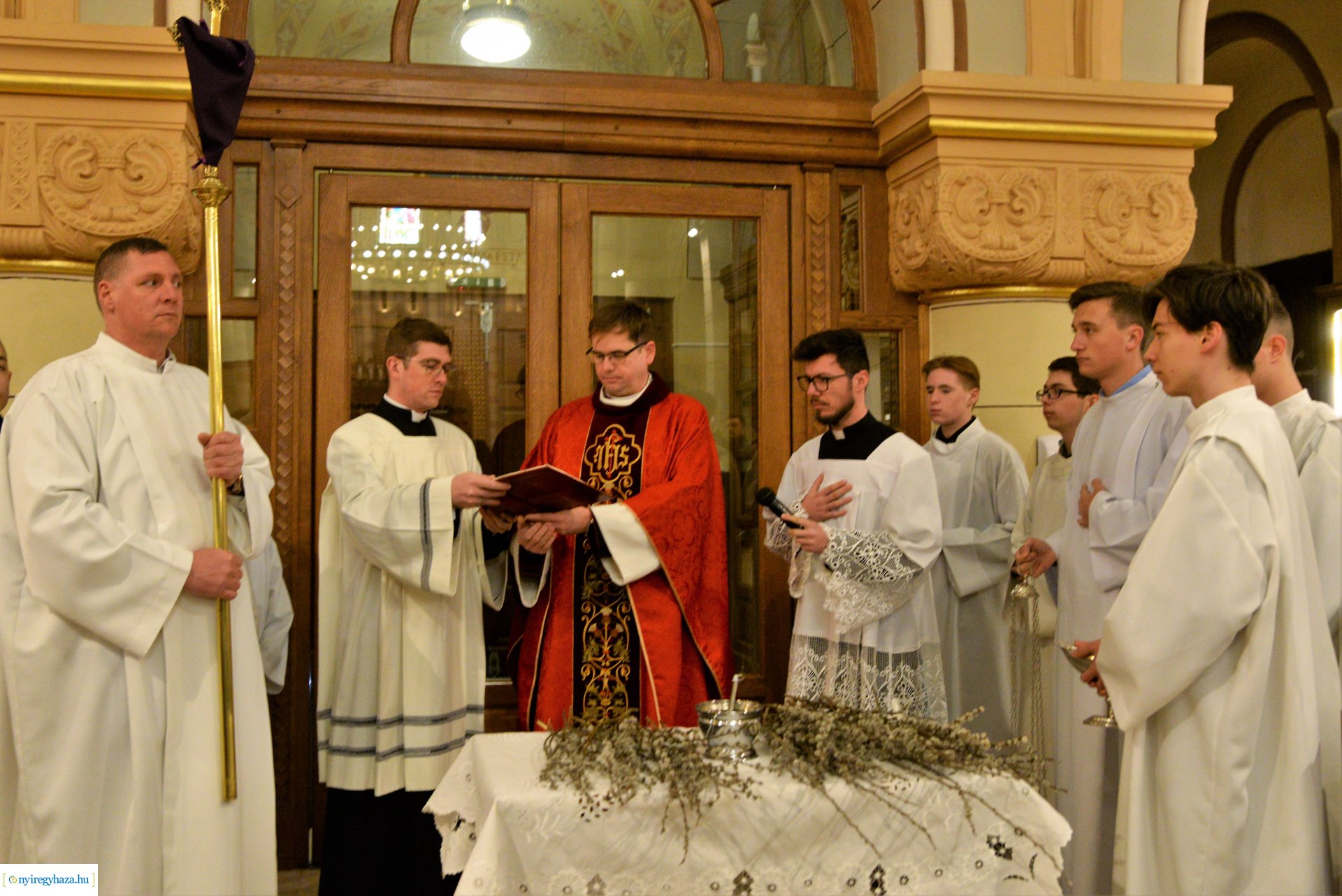 Barkaszentelés virágvasárnapon a Magyarok-Nagyasszonya társszékesegyházban
