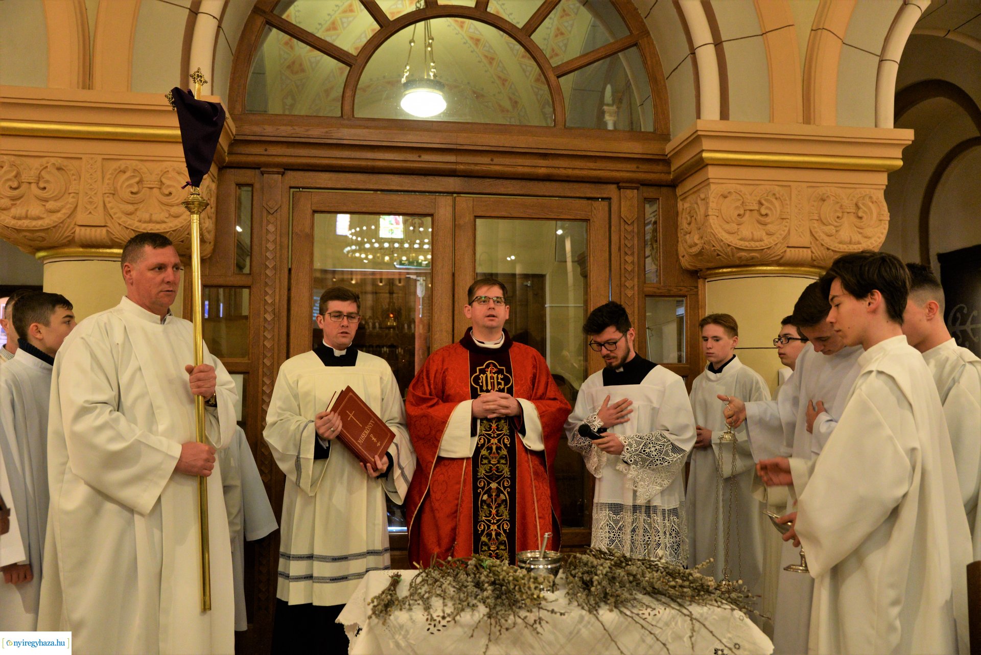 Barkaszentelés virágvasárnapon a Magyarok-Nagyasszonya társszékesegyházban
