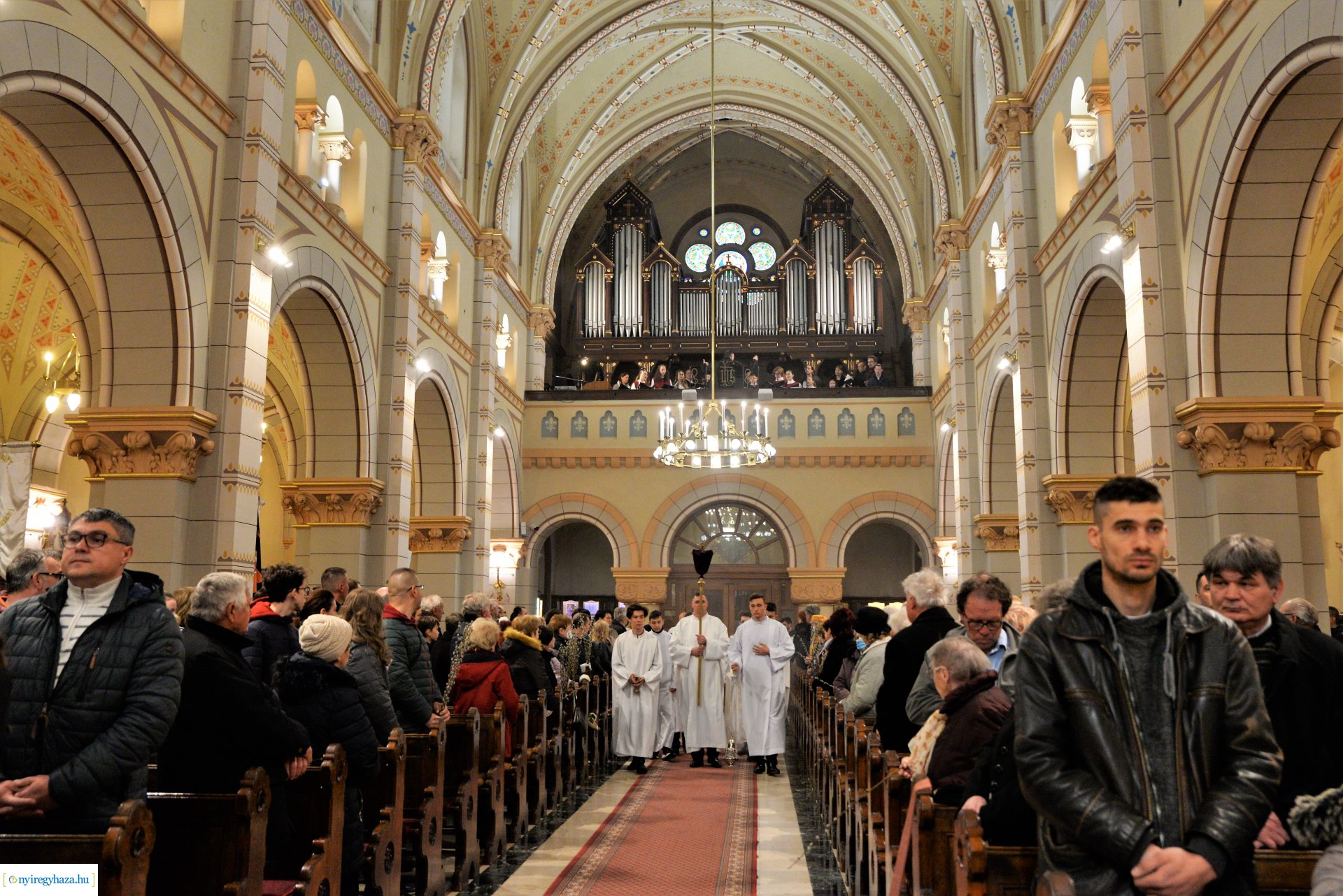 Barkaszentelés virágvasárnapon a Magyarok-Nagyasszonya társszékesegyházban
