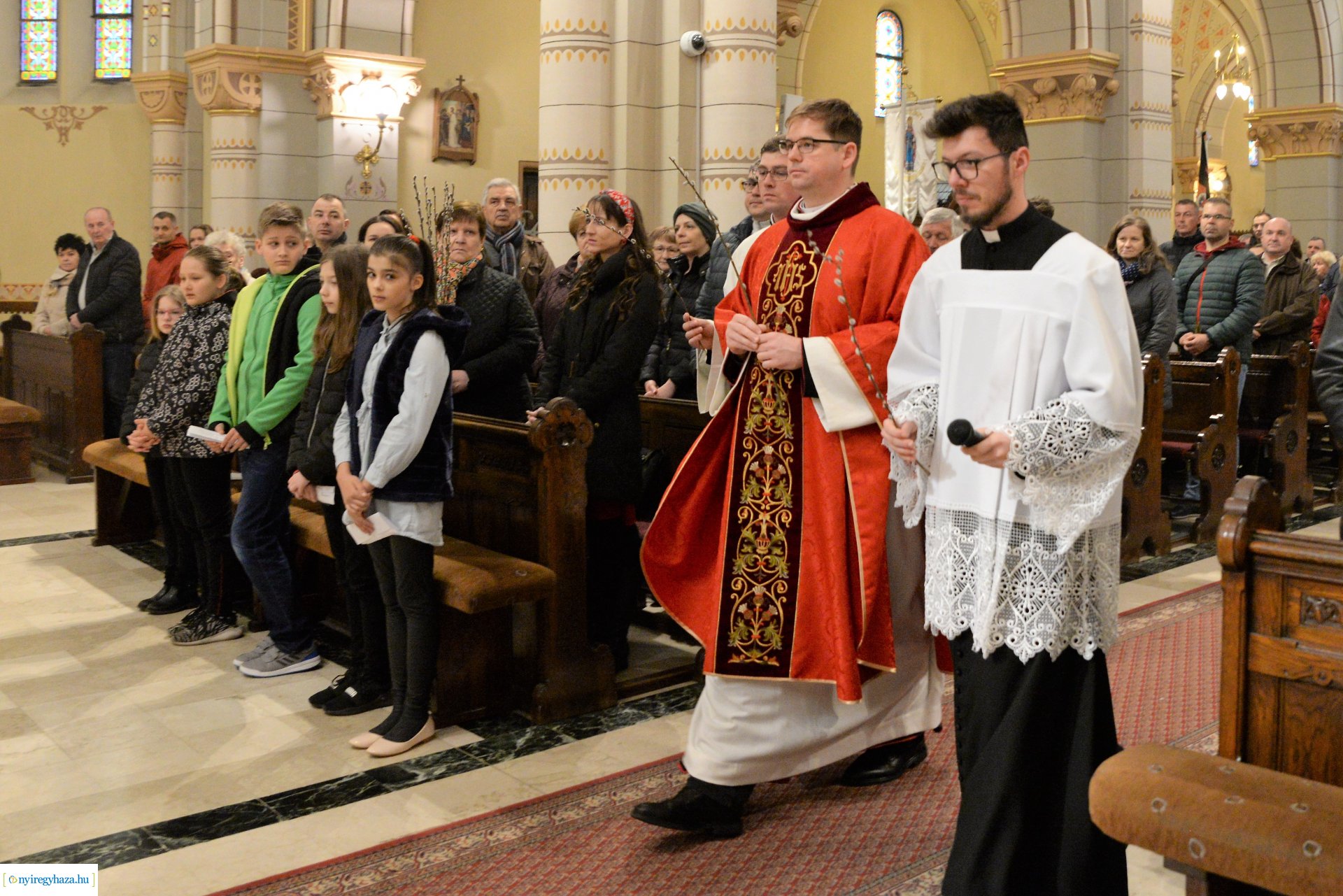 Barkaszentelés virágvasárnapon a Magyarok-Nagyasszonya társszékesegyházban