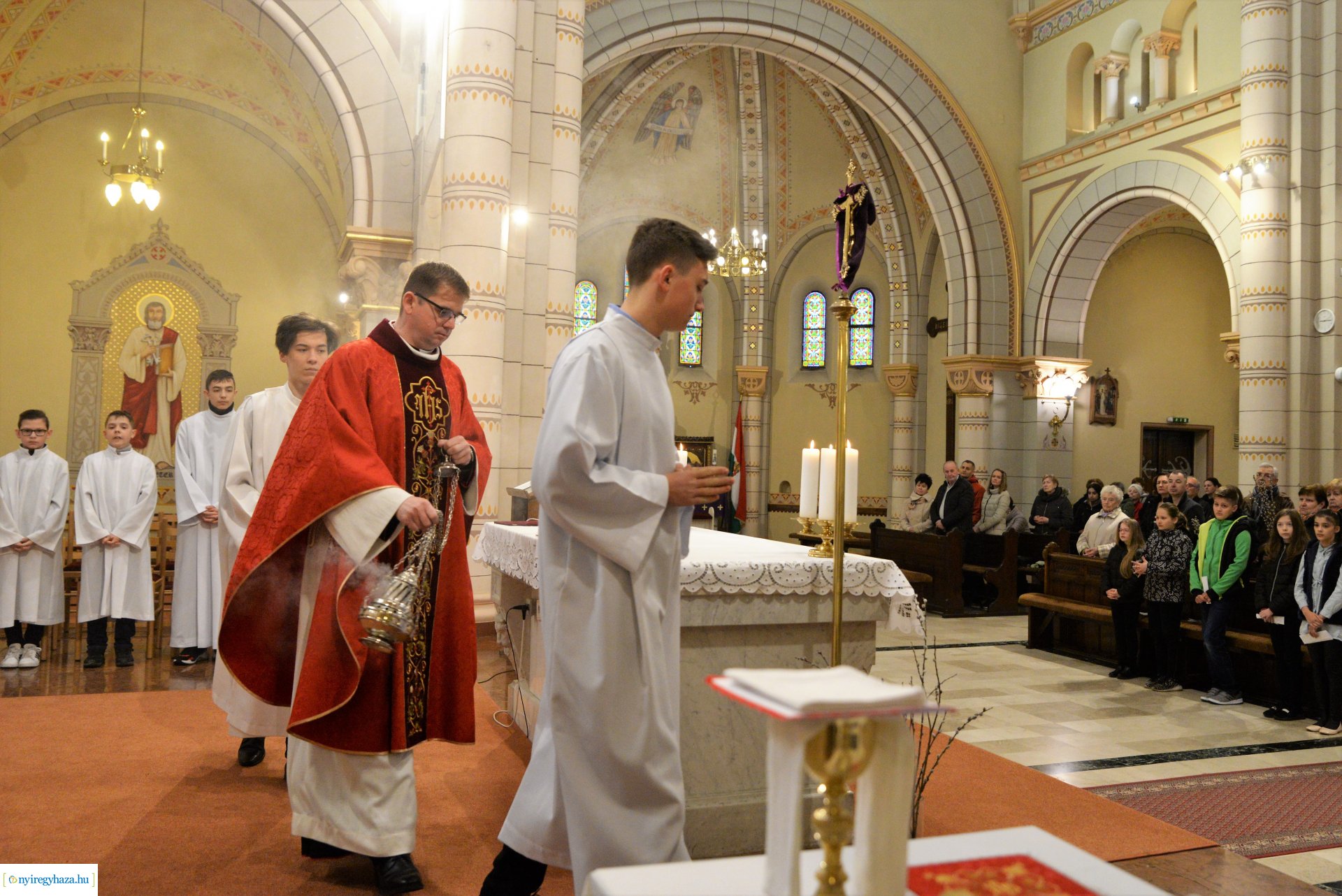 Barkaszentelés virágvasárnapon a Magyarok-Nagyasszonya társszékesegyházban