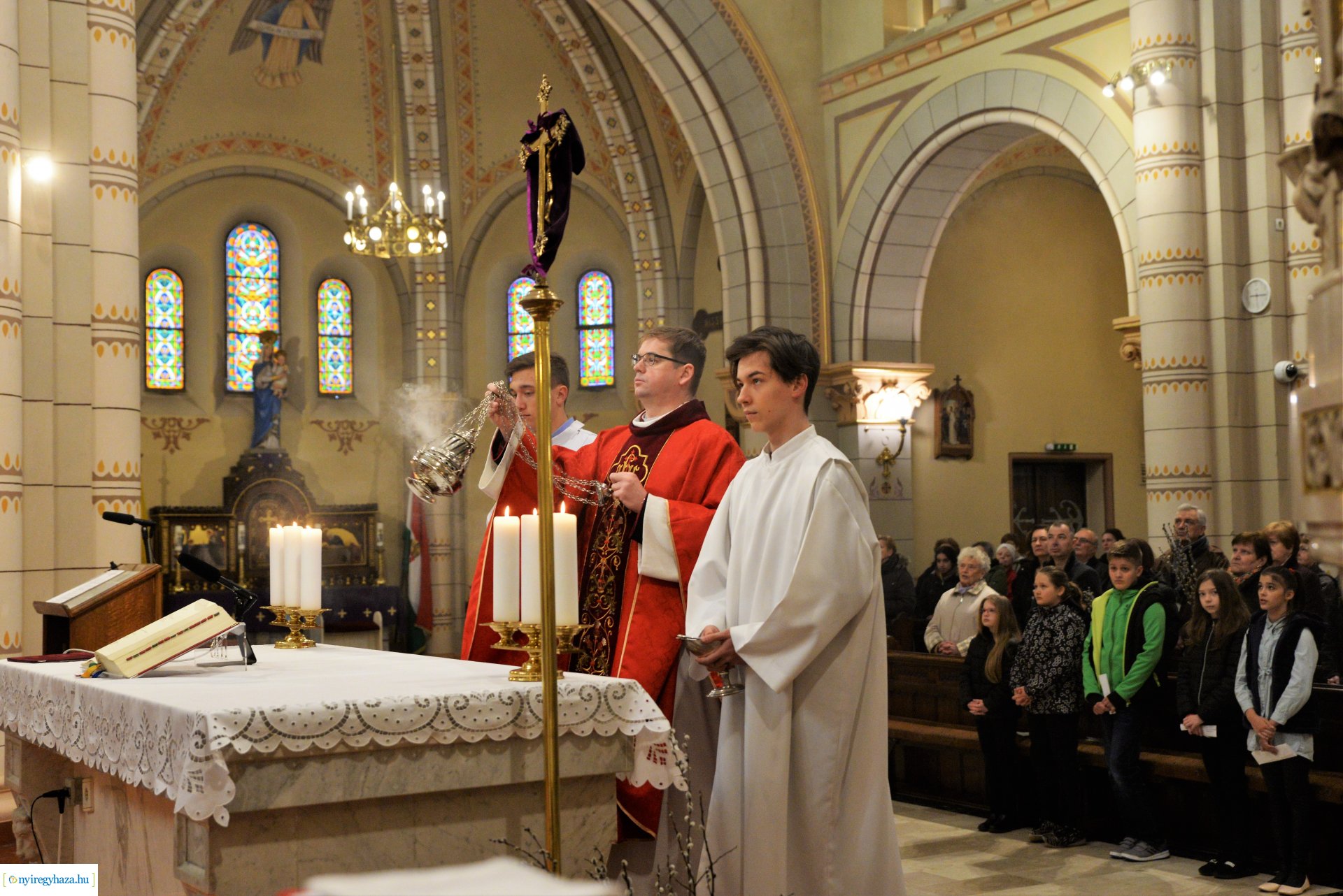 Barkaszentelés virágvasárnapon a Magyarok-Nagyasszonya társszékesegyházban