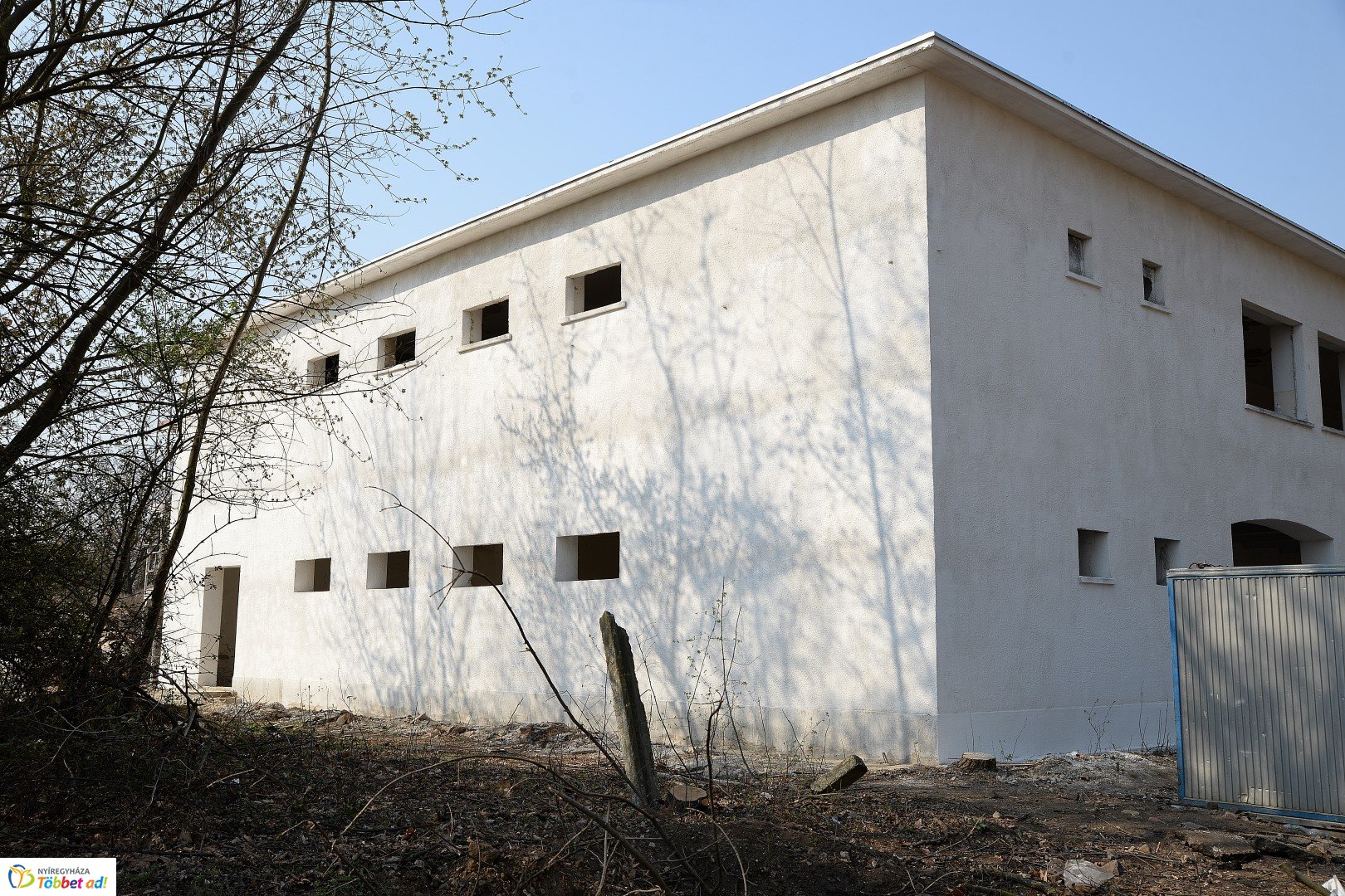 Barnamezős beruházás a Tiszavasvári úton