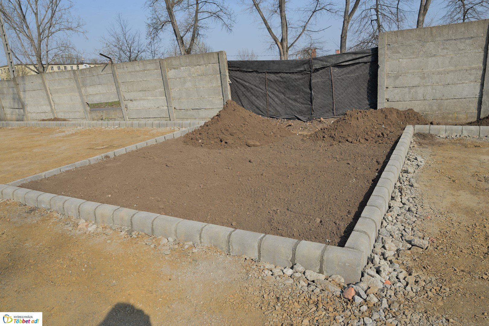 Barnamezős beruházás a Tiszavasvári úton