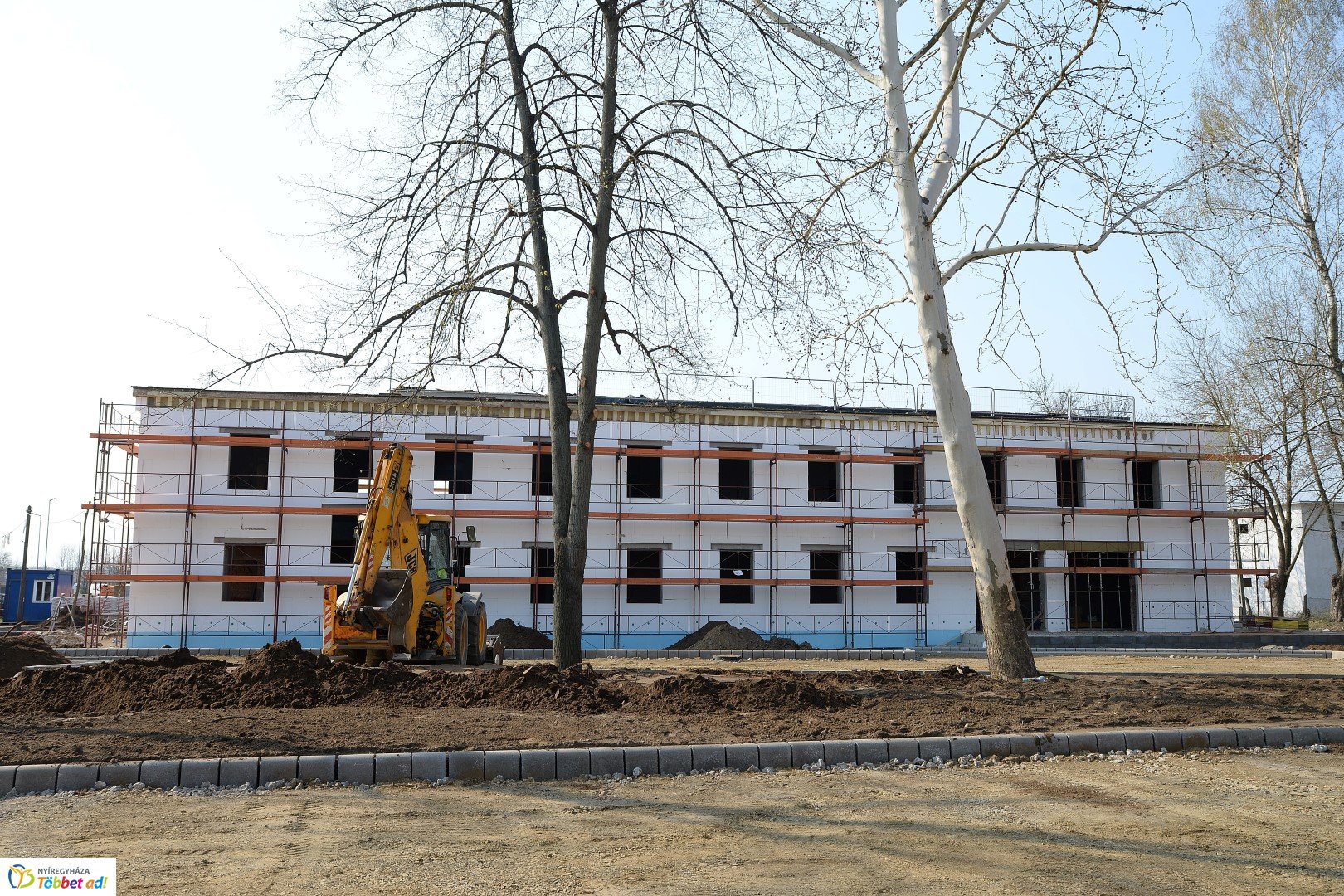 Barnamezős beruházás a Tiszavasvári úton