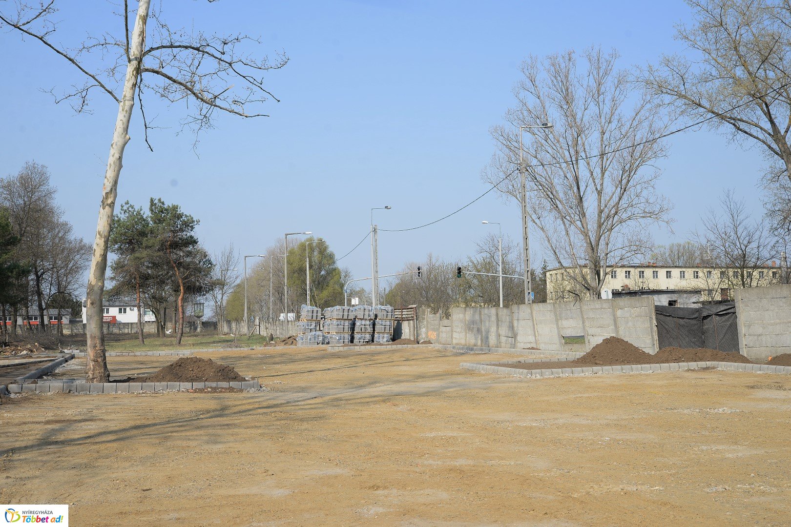 Barnamezős beruházás a Tiszavasvári úton