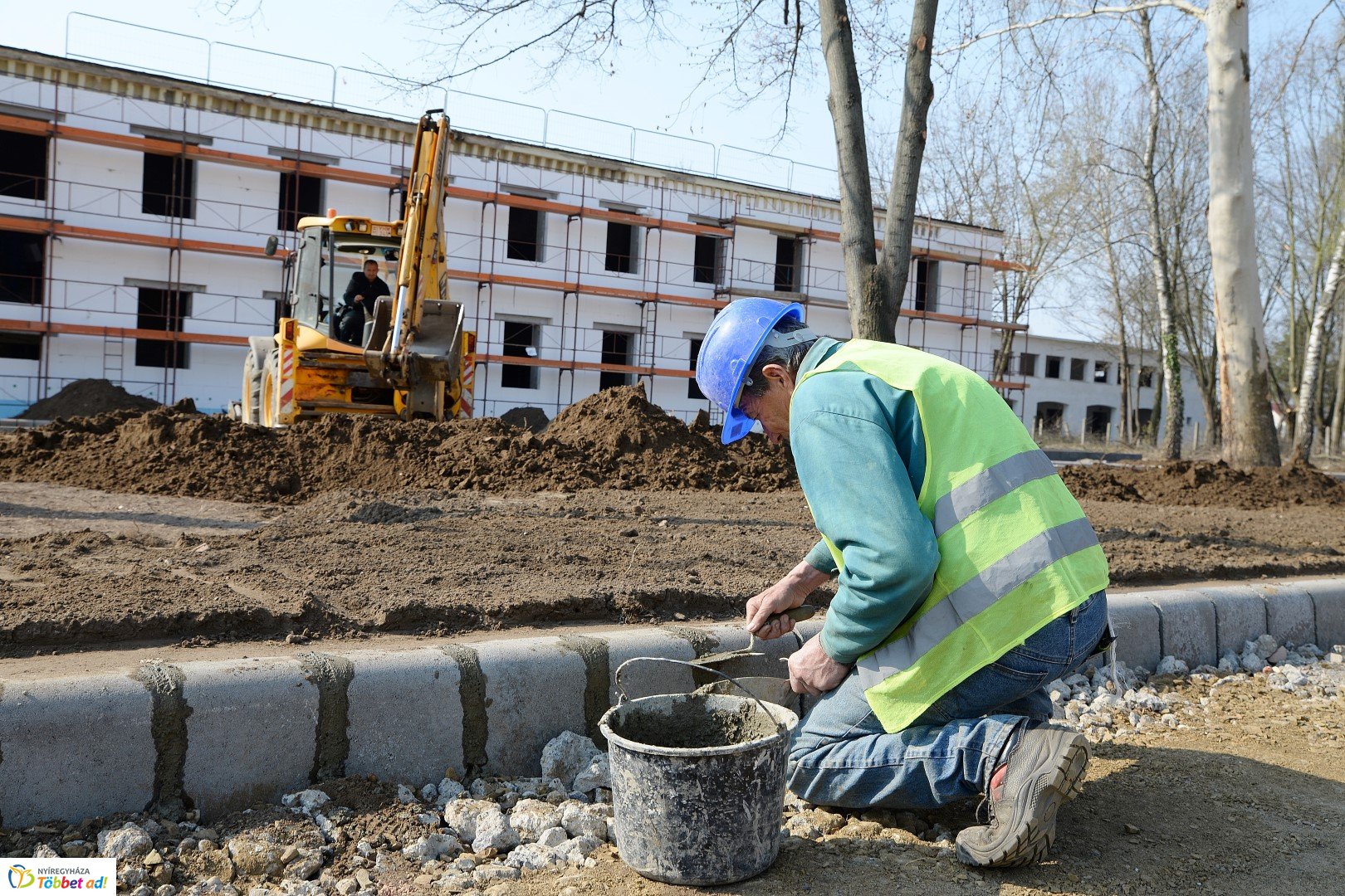 Barnamezős beruházás a Tiszavasvári úton