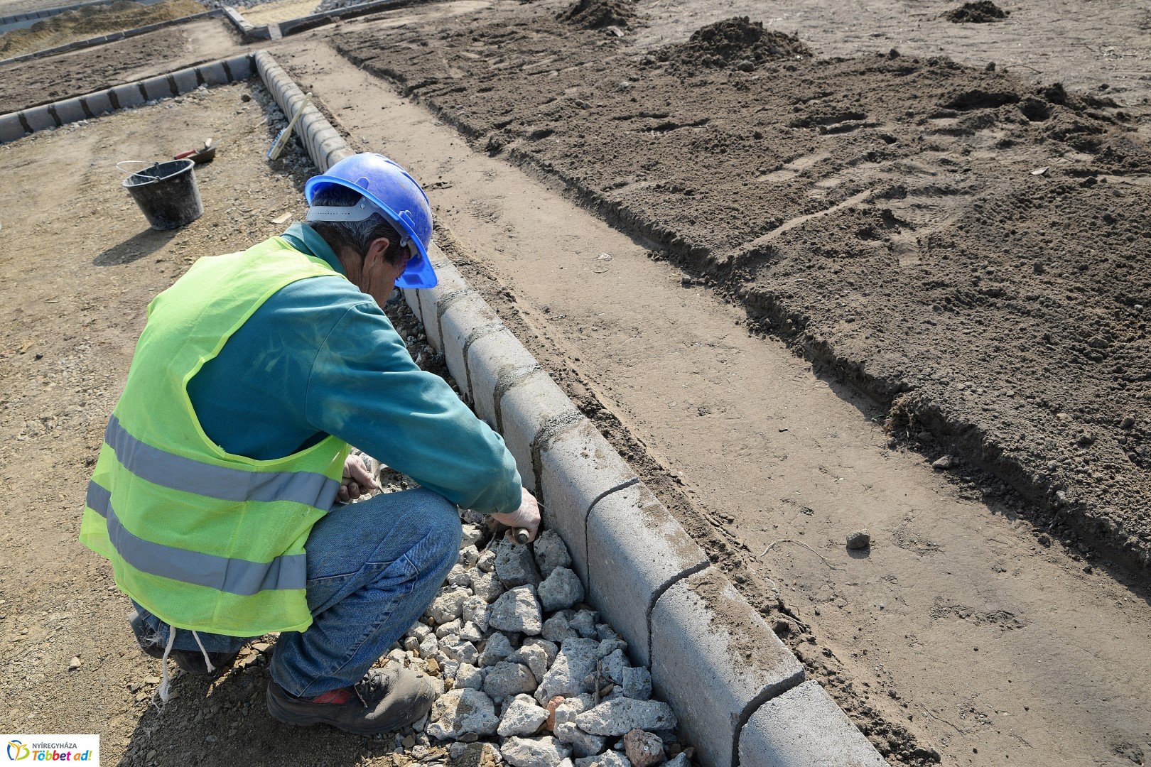 Barnamezős beruházás a Tiszavasvári úton