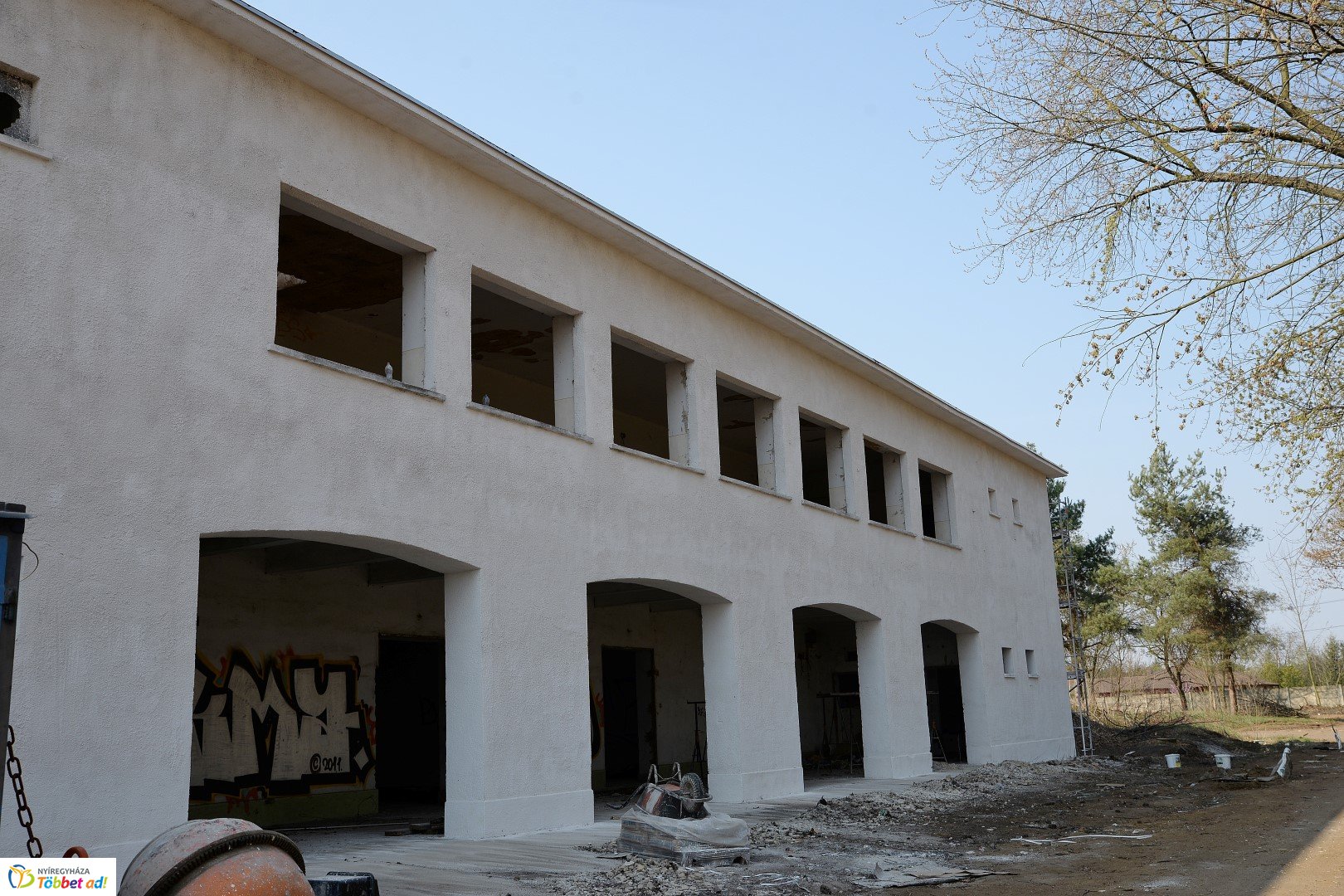 Barnamezős beruházás a Tiszavasvári úton