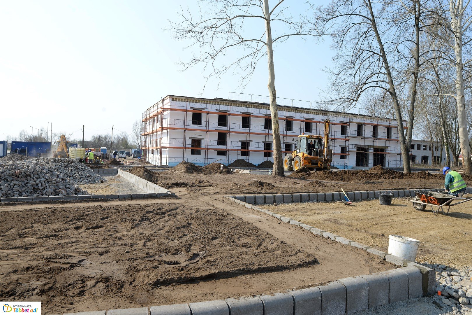 Barnamezős beruházás a Tiszavasvári úton