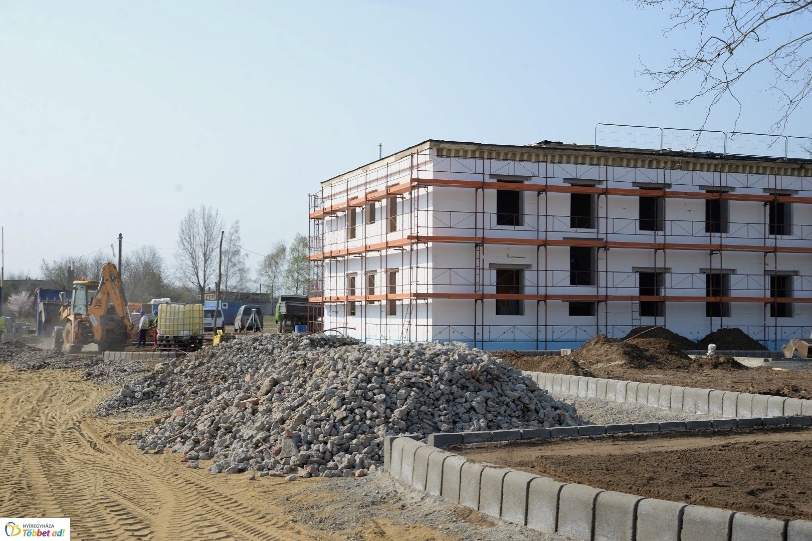 Barnamezős beruházás a Tiszavasvári úton