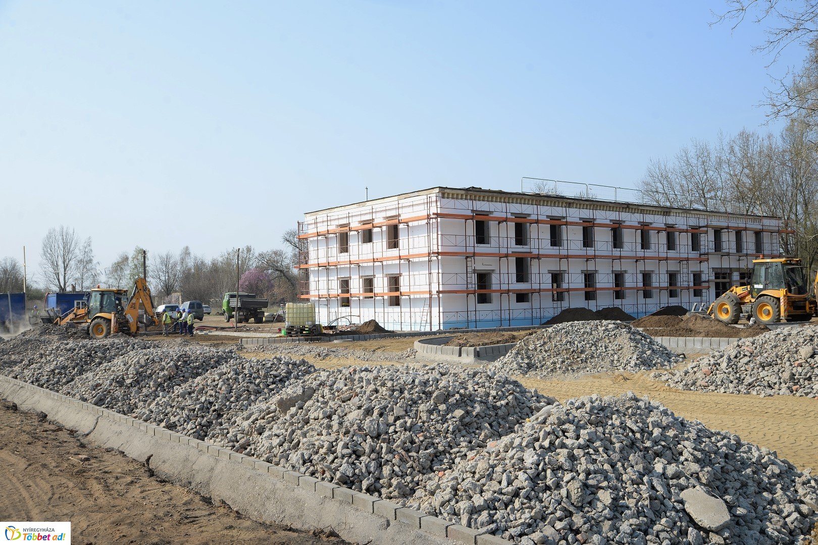 Barnamezős beruházás a Tiszavasvári úton