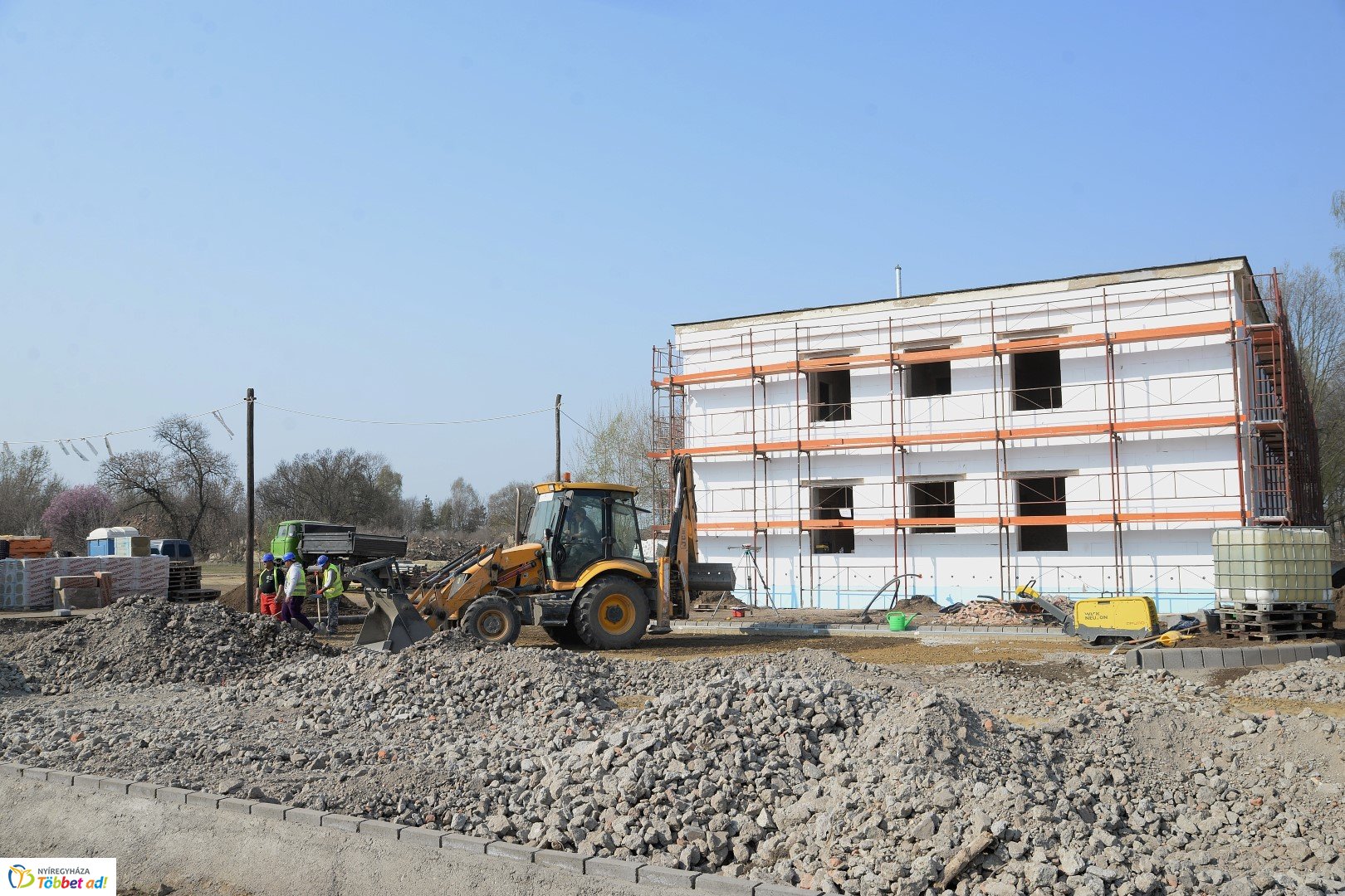 Barnamezős beruházás a Tiszavasvári úton