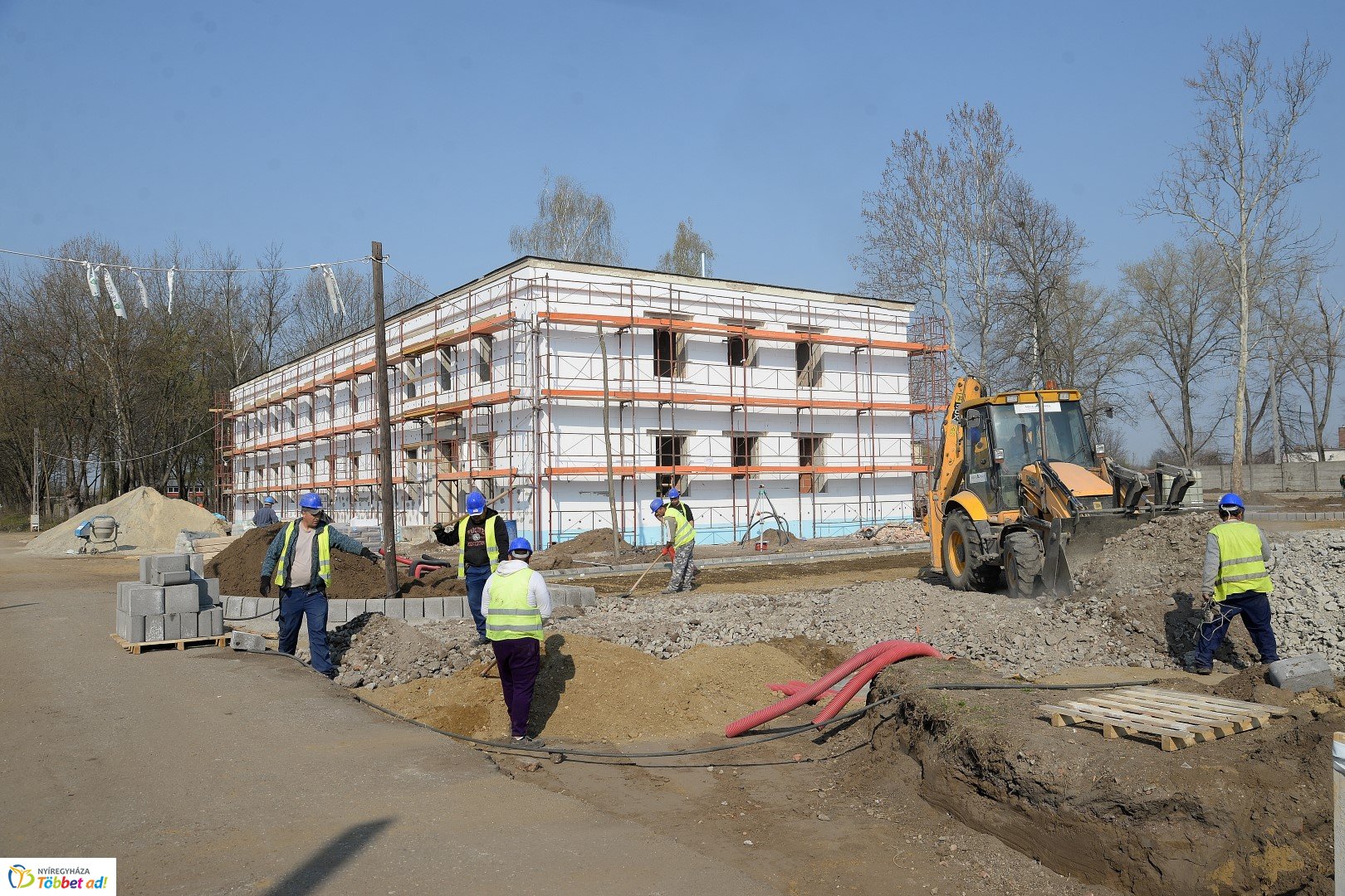 Barnamezős beruházás a Tiszavasvári úton